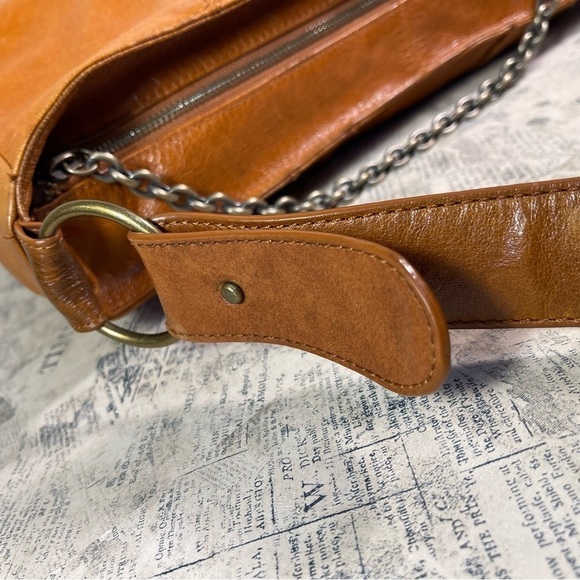 vintage BCBGMAXAZRIA  leather large hobo bag with zipper chain - Picture 13 of 16